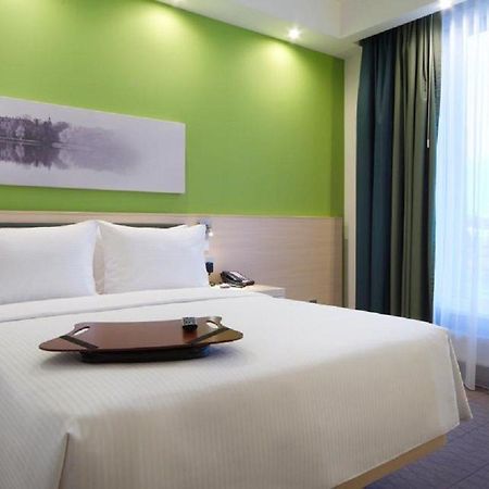 Hampton By Hilton Minsk City Centre Exterior foto
