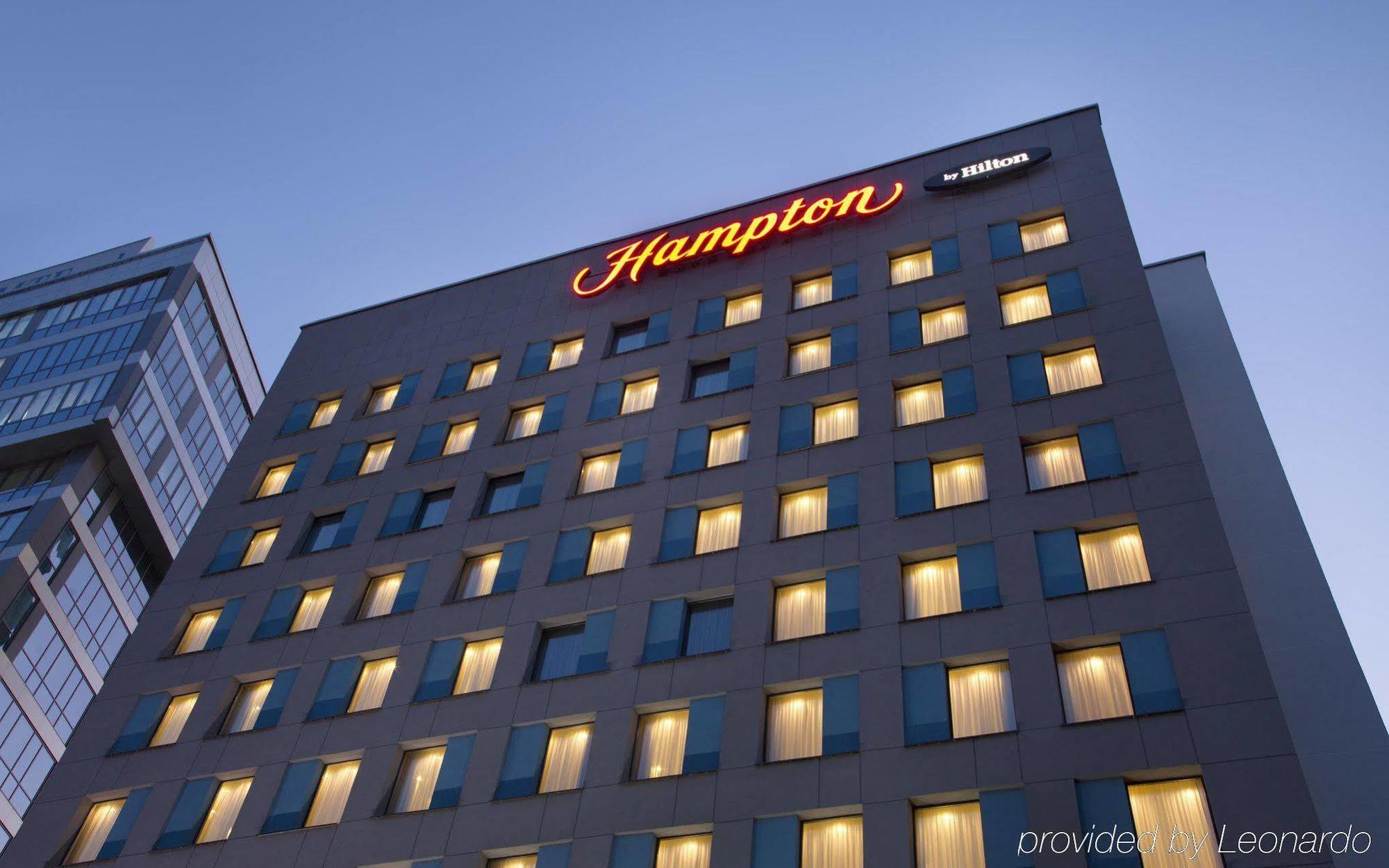 Hampton By Hilton Minsk City Centre Exterior foto