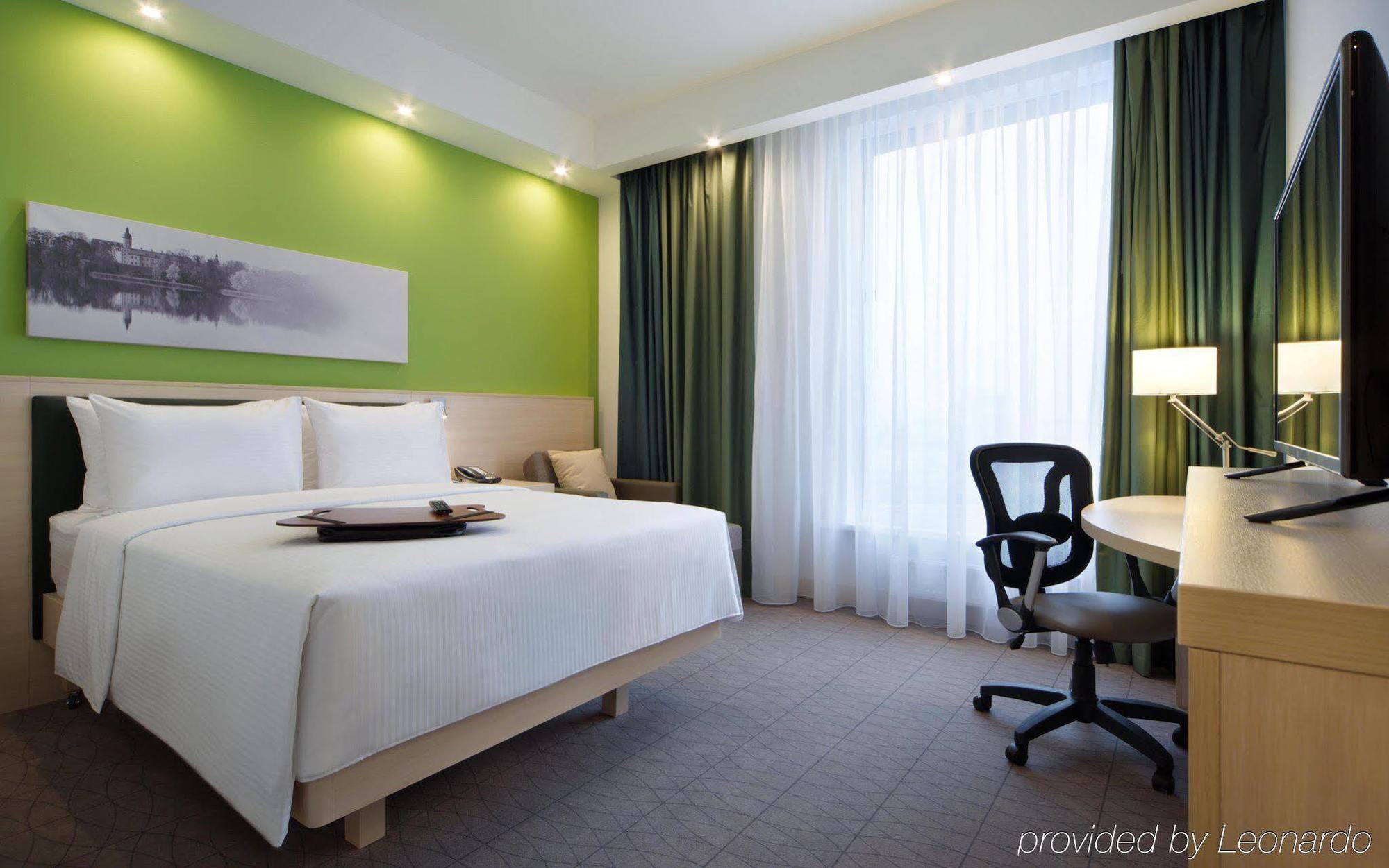 Hampton By Hilton Minsk City Centre Exterior foto