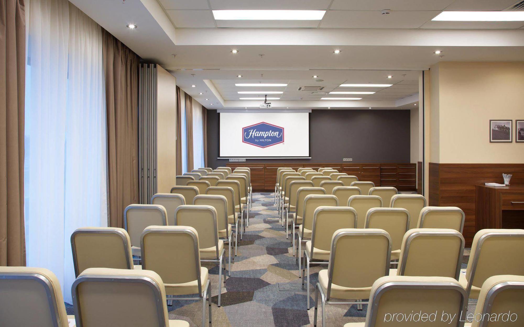 Hampton By Hilton Minsk City Centre Exterior foto